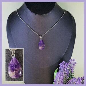 Amethyst Teardrop Pendant Necklace (NWOT)